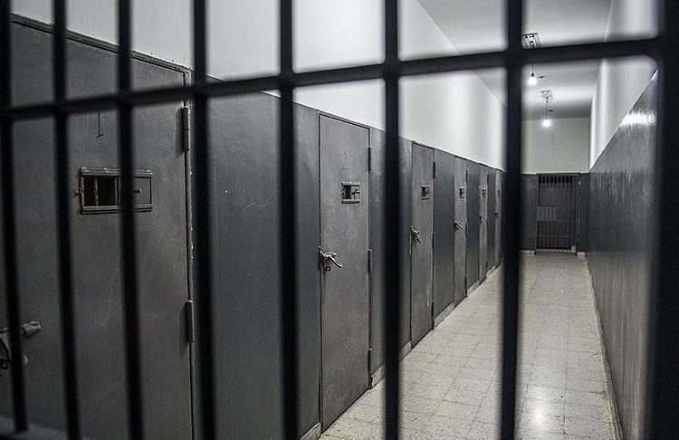 Конфеты вместе с наркотиками попытались передать осужденному в Усть-Каменогорске