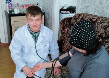 Трудности, снег и темнота – не помеха: фельдшер, на которого надеется село