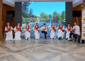 Край, богатый талантами: в Усть-Каменогорске прошли выставка и концерт района Алтай