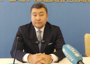 Зимние дороги ВКО: 806 единиц спецтехники и круглосуточный контроль