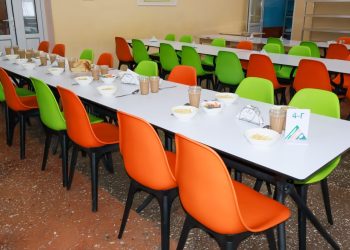 Олжас Бектенов потребовал усилить контроль за питанием в школах и детсадах