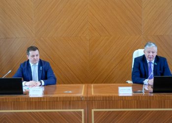 Социально-экономическое развитие ВКО обсудили на встрече с сенатором