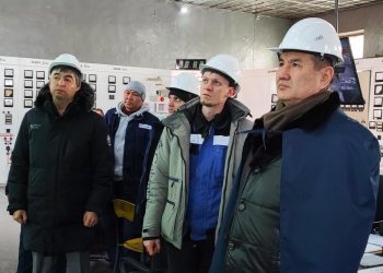 Нурымбет Сактаганов посетил Риддерскую ТЭЦ и проверил отопление в жилом доме