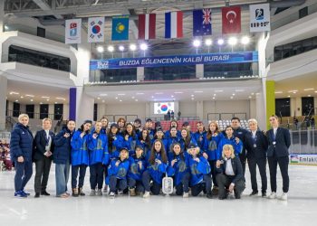 Чемпионат мира по хоккею U18: женская сборная Казахстана завоевала серебро