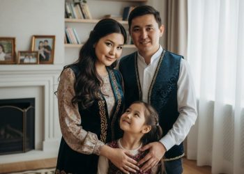 Ценности брака и семьи усилят на конституционном уровне в Казахстане