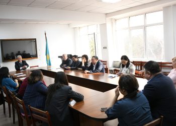 От «Алаш» до «Справедливого Казахстана»: дискуссия в КазНУ