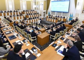 Конституцию не следует оценивать по предположениям — политолог