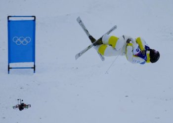 Могулист из ВКО Павел Колмаков вышел в финал Олимпиады-2026