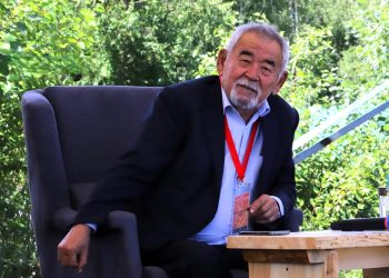 К 75-летию поэта: Жүрсіну Ерману вручена государственная награда