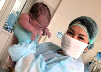 Более 11 тысяч детей родились в Казахстане благодаря программе «Аңсаған сәби»