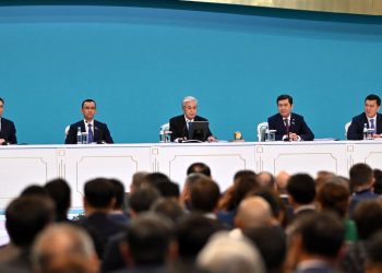 Токаев призвал молодежь активно участвовать в референдуме по Конституции