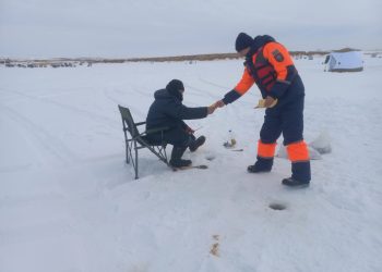 Весенний лёд крайне опасен – предупреждают спасатели