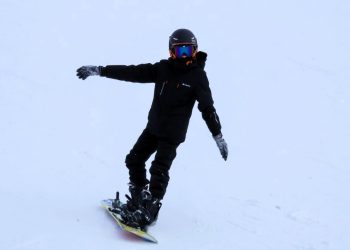 В ВКО проходят чемпионат и молодежное первенство Казахстана по сноуборду