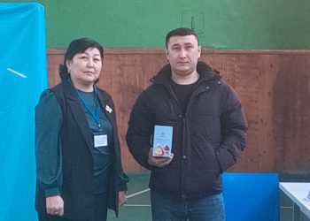 Жители Усть-Каменогорска голосуют на 129 избирательных участках