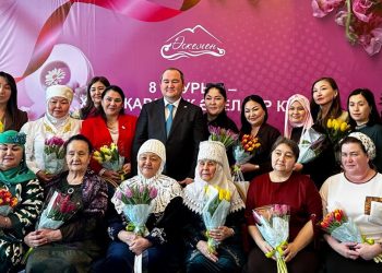 Аким Усть-Каменогорска встретился с многодетными матерями в преддверии 8 Марта