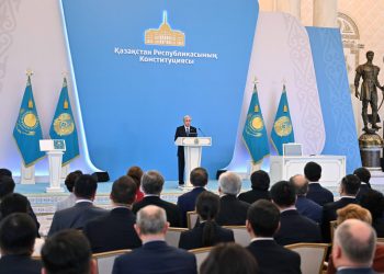 Токаев выразил благодарность гражданам за поддержку новой Конституции