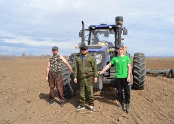 В ВКО фермеры внедряют автопилот при обработке пашни