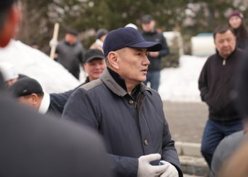 Аким ВКО призвал не допускать принуждения к участию в субботниках