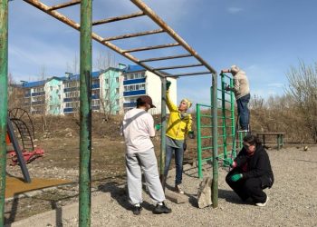 Более 1300 жителей вышли на субботник в Риддере