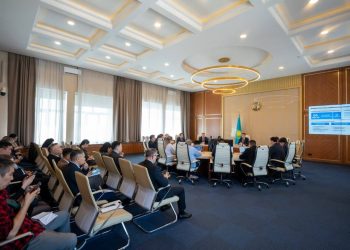 ВКО ускоряет цифровизацию: искусственный интеллект внедряют в школы и ЖКХ