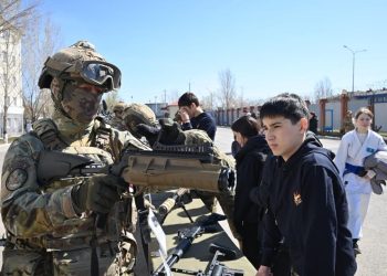 Более 15 тысяч казахстанцев посетили воинские части в День открытых дверей