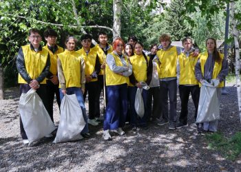 Волонтёры привели в порядок парк Саулетай