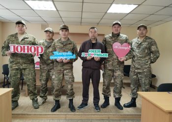 В Усть-Каменогорске сотрудники ДЧС приняли участие в донорской акции