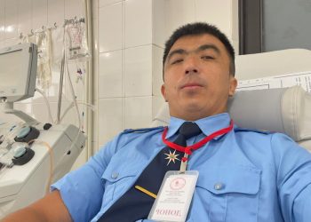 Спасателей ВКО наградили в День донора крови