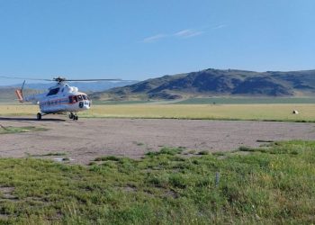Вертолёт МЧС доставил тяжелобольного ребёнка из Катон-Карагайского района в Усть-Каменогорск