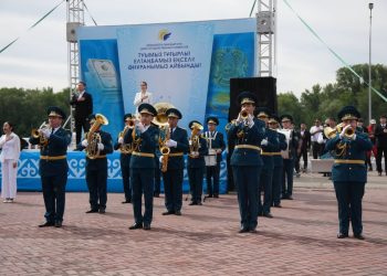 В ВКО прошла торжественная церемония, посвященная Дню государственных символов