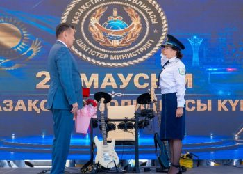 В ВКО десять сотрудников полиции получили ключи от нового жилья ко Дню полиции
