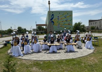 В Уланском районе к Национальному дню домбры открыли новый архитектурный объект