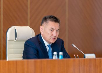 Аким ВКО поручил усилить контроль за ценами, занятостью и благоустройством пляжей