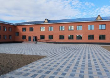 Аким ВКО поручил проверить готовность всех школ к зиме