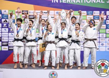Сборная Казахстана по дзюдо впервые выиграла командное золото чемпионата мира среди кадетов