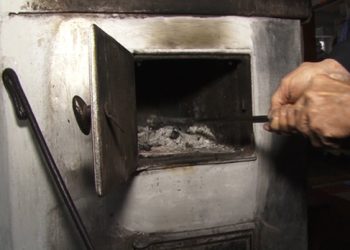 Печь как скрытая угроза: 14 человек пострадали от угарного газа в ВКО с начала года