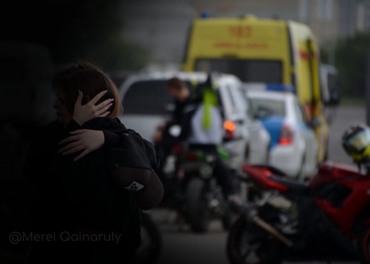 Өскеменде мешіттің алдында мотоциклист ажал құшты