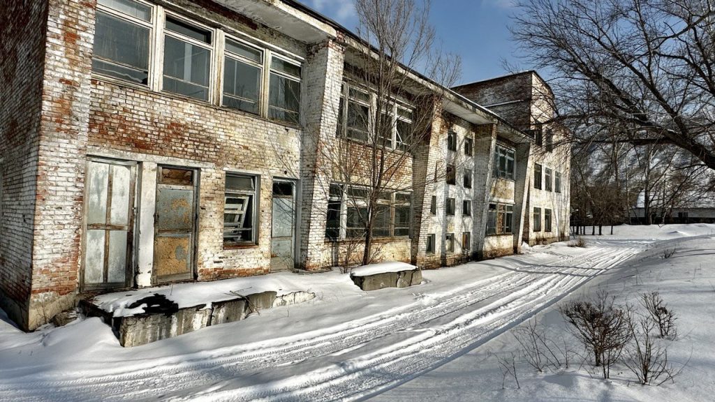 Үңірейген үйлер, тозған аурухана, жұмыссыздық: Асубұлақтың қазіргі тыныс-тіршілігі