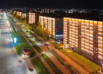 Өскемен: Қасбеті жарқыраған үйлер электр қуатын қайдан алады?