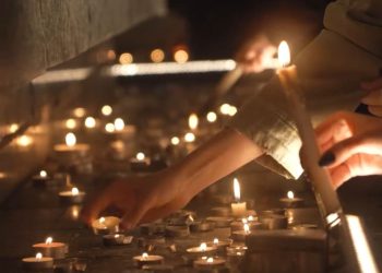 Өскеменде «Өз шырағыңды жақ» акциясы өтті