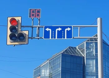 Өскеменде «сөйлейтін бағдаршамдар» орнатылды