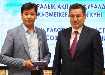 Белгілі журналист Мерей Қайнарұлы «Ерен еңбегі үшін» медалімен марапатталды