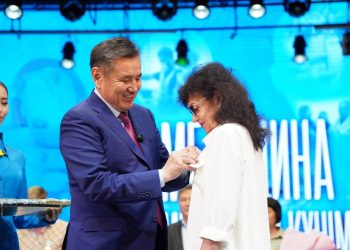 ШҚО-да ақ халатты абзал жандар ардақталды