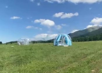 Катонқарағайда әйнекті модульдік үйлер ашылды