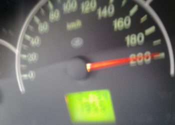 Өскеменде 32 айыппұлы бар жүргізуші ұсталды