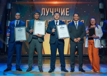 Өскеменде бүгінгінің батырлары марапатталды