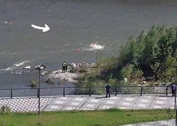 Полицейлер екі адамды судан құтқарды – Өскемен