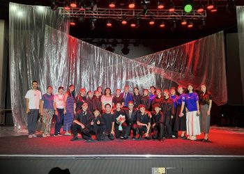 ШҚО жастар театры семейліктерге әлеуметтік қойылым ұсынды