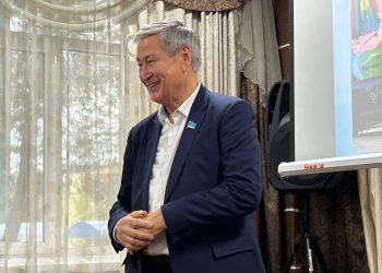 Өскемендіктер жалақы мәселесін көтерді