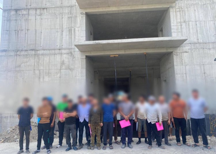 ШҚО-да 350-ден астам шетелдік көші-қон заңнамасын бұзған